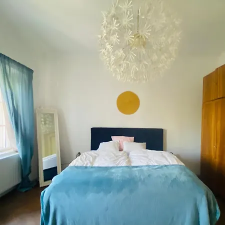 Charmantes Jahrhundertwende Apartment Апартаменты