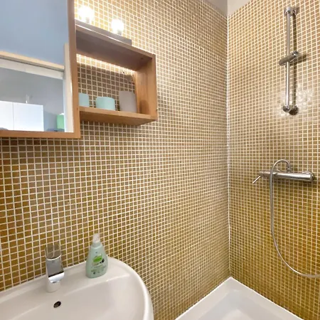 Charmantes Jahrhundertwende Apartment *