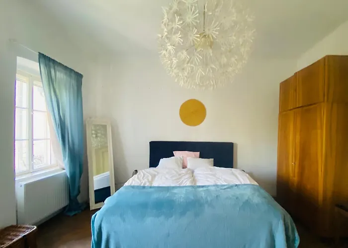 Charmantes Jahrhundertwende Apartment Апартаменты