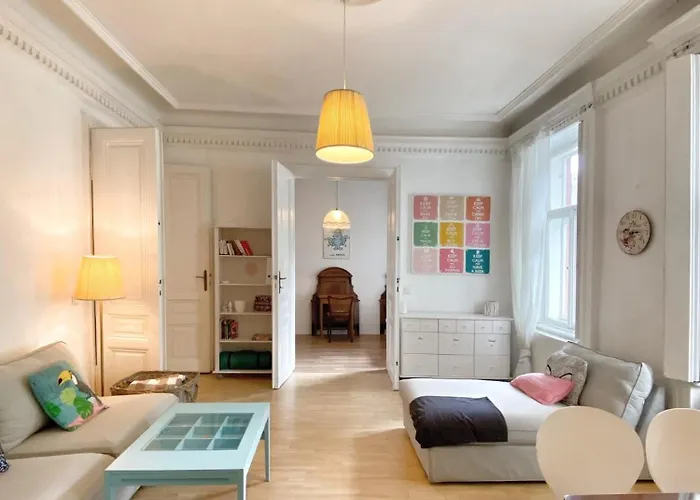 Charmantes Jahrhundertwende Apartment Апартаменты *