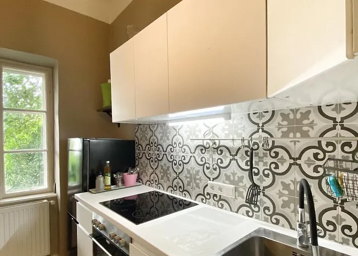 Charmantes Jahrhundertwende Apartment *